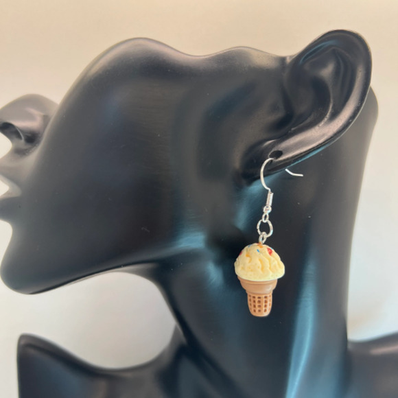 Ice Cream Earrings - Summer Earrings - Beach Vacation Earrings - Dessert Earring - Picture 7 of 10
